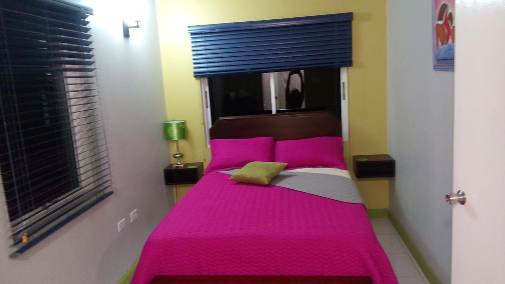 Hylton New Kingston Apartment Room photo
