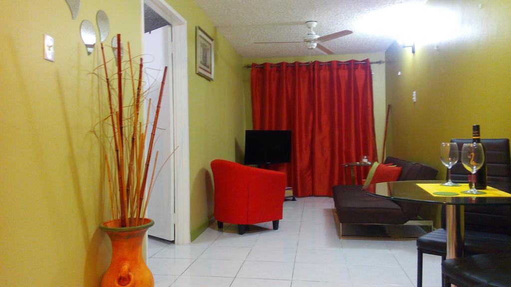 Hylton New Kingston Apartment Room photo